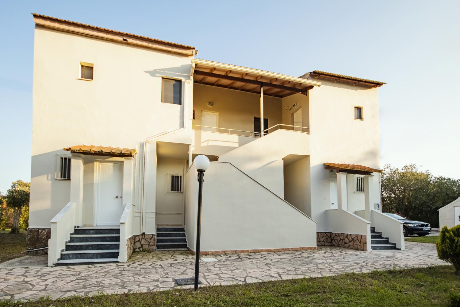 Appartamento Parakladi Seaside Retreat Lefkimmi  Esterno foto