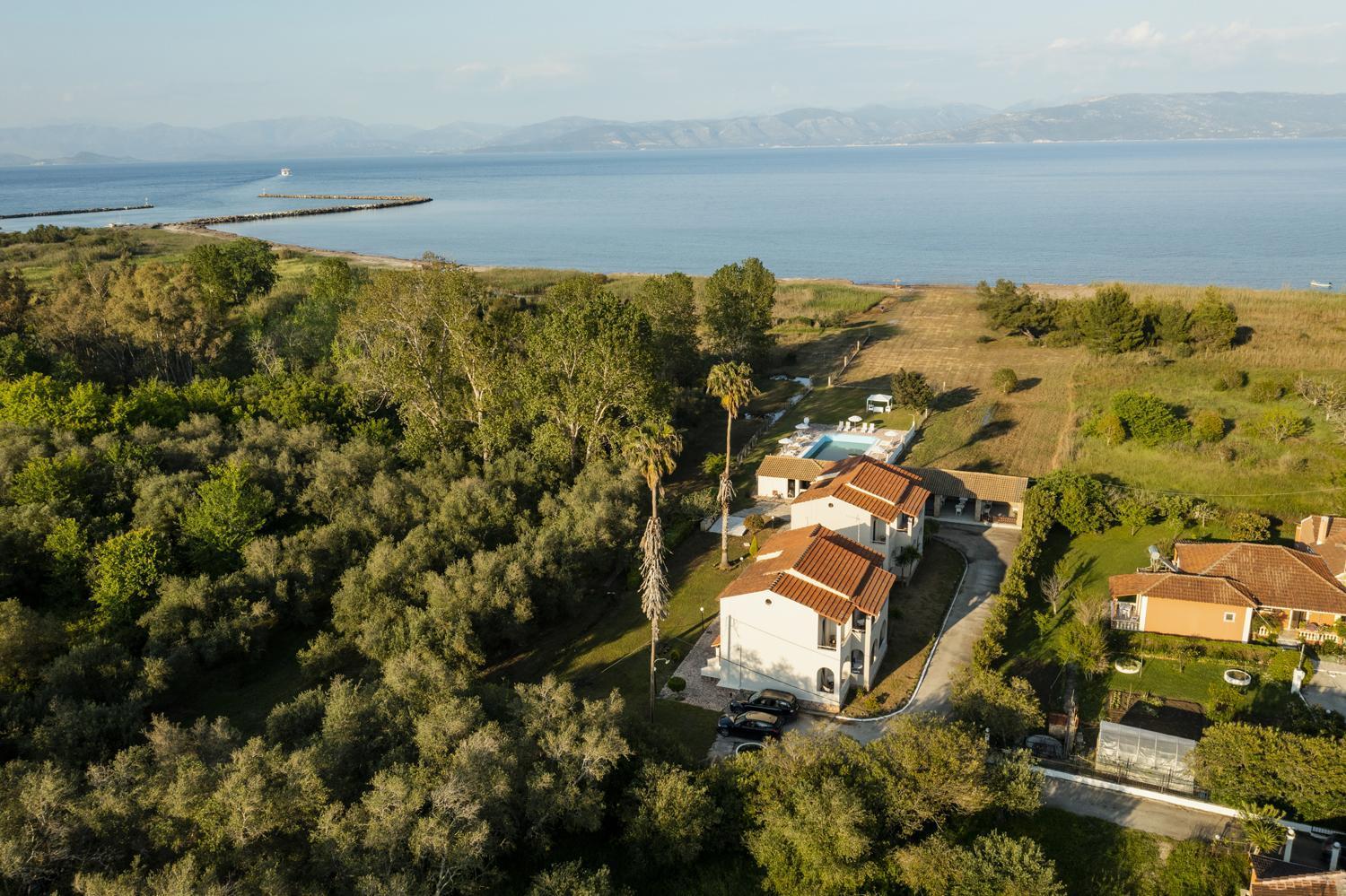 Appartamento Parakladi Seaside Retreat Lefkimmi  Esterno foto